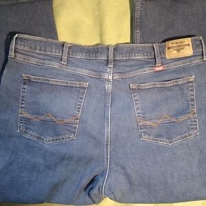 MEn's Wrangler relaxed boot cut jean 40*30 Pre-owned Great condition